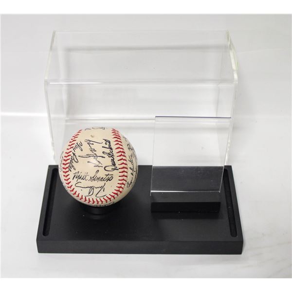 YANKEES SIGNED BASEBALL SIGNATURES UNAUTHENTICATED