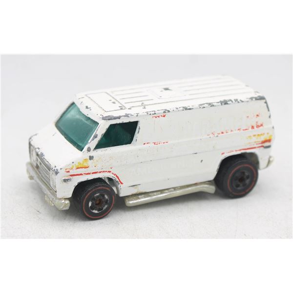 VINTAGE 1974 HOT WHEELS REDLINES SUPERVAN IN WHITE