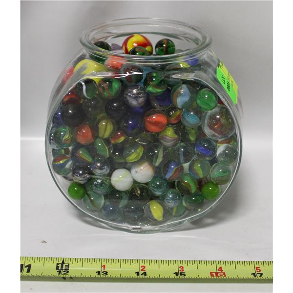 LOT OF COLLECTIBLE GLASS MARBLES