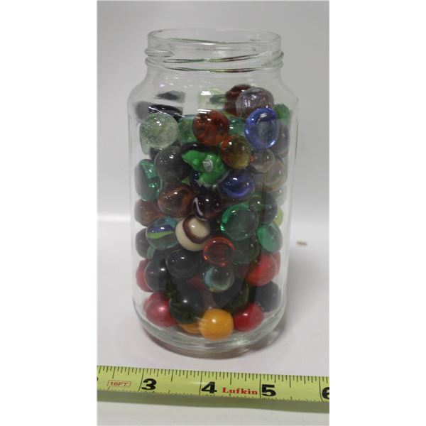 LOT OF COLLECTIBLE GLASS MARBLES