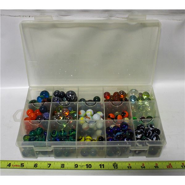 LOT OF COLLECTIBLE GLASS MARBLES