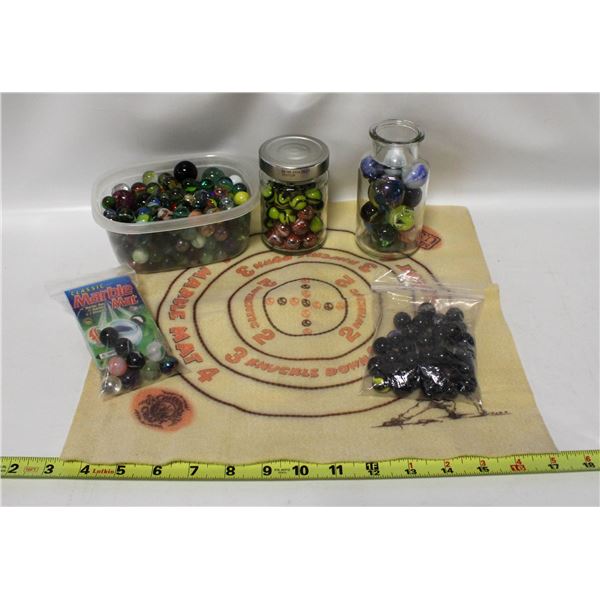 LOT OF COLLECTIBLE GLASS MARBLES WITH MARBLE MAT