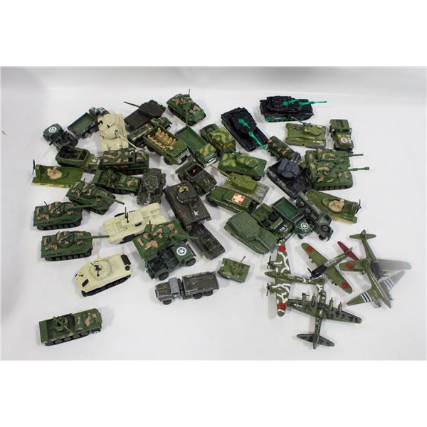 COLLECTION OF VINTAGE DIECAST ARMY VEHICLES
