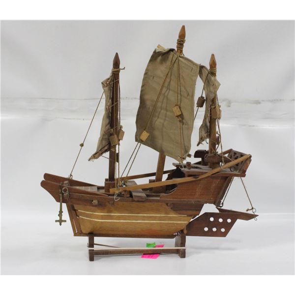 VINTAGE TRADITIONAL SAILING SHIP WOOD MODEL
