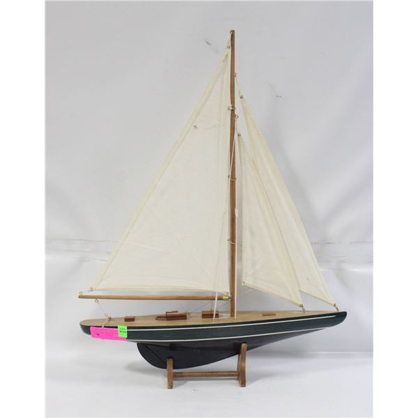 CLASSIC SINGLE-MASTED BERMUDA SLOOP YACHET