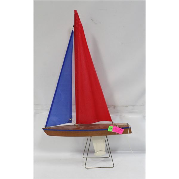 VINTAGE MINITURE WOODEN MODEL SHIP CALLEON MERCHAN
