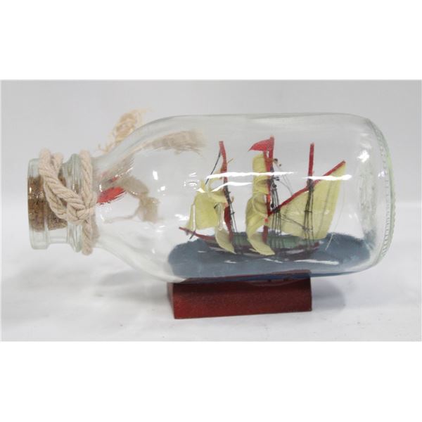 VINTAGE CLASSIC SHIP IN BOTTLE MINI THREE MASTED