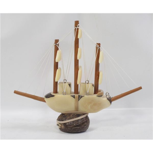 VINTAGE ECUADORIAN COCONUT & FRENCH IVORY