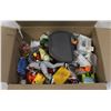 Image 1 : BOX OF POP CULTURE FIGURES