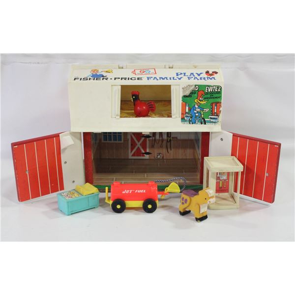 VINTAGE FISHER PRICE FAMILY FARM
