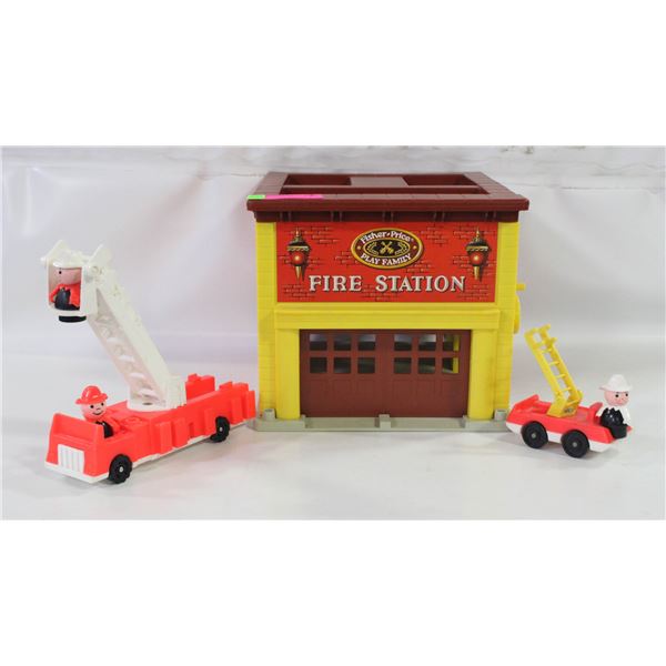 VINTAGE FISHER PRICE FIRE STATION