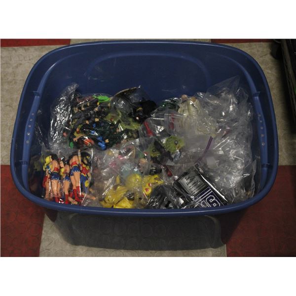 TOTE OF VARIOUS POP CULTURE FIGURES
