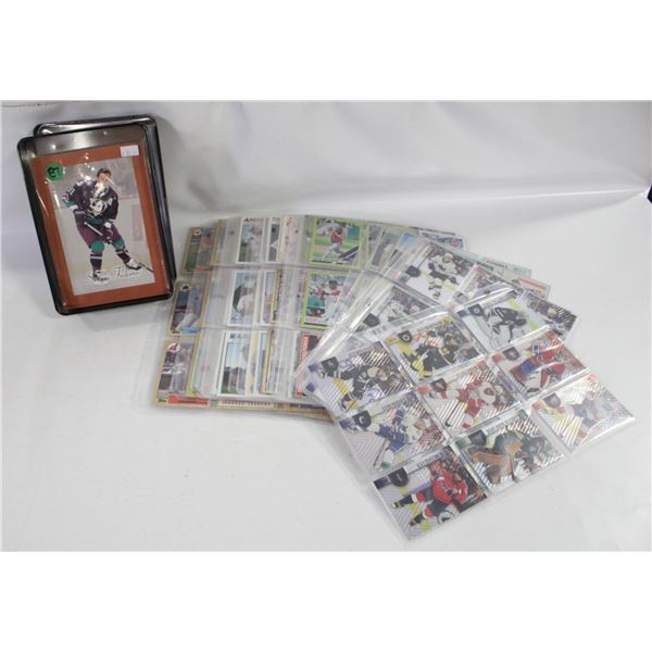 ASSORTMENT OF SPORTS CARDS