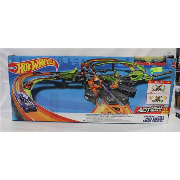 HOT WHEELS COLOSSAL ACTION CRASH SET (UIB)