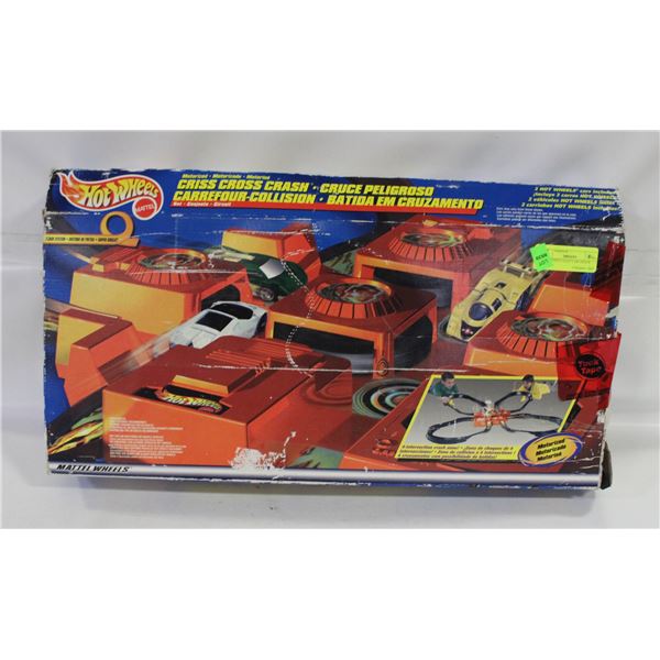HOT WHEELS SLOT CAR TRACK (UIB)