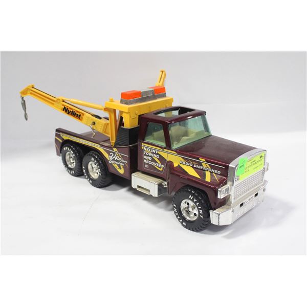 VINTAGE NYLINT PRESSED STEEL TOW TRUCK