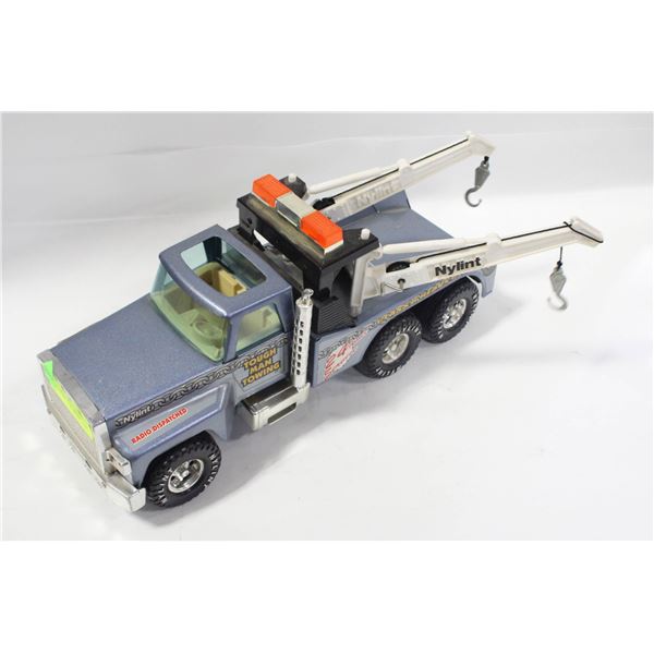 VINTAGE TOUGH MAN TOWING PRESSED STEEL TOW TRUCK
