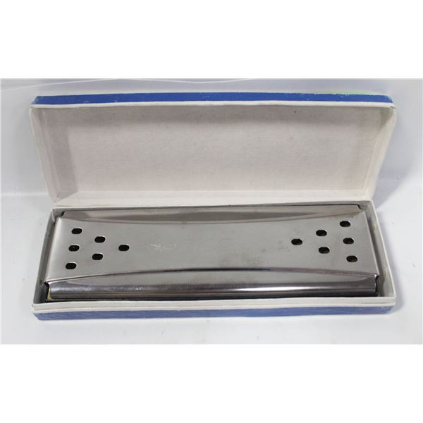 BEE BRAND DOUBLE SIDED TREMOLO HARMONICA 24HOLES
