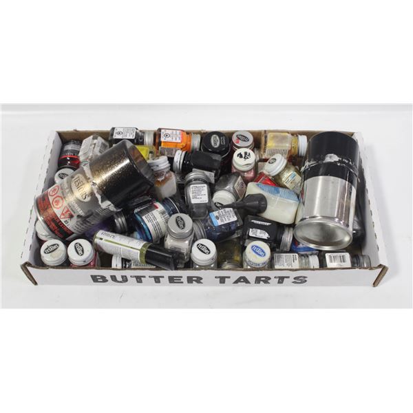 LOT OF MINIATURES PAINTING SUPPLIES