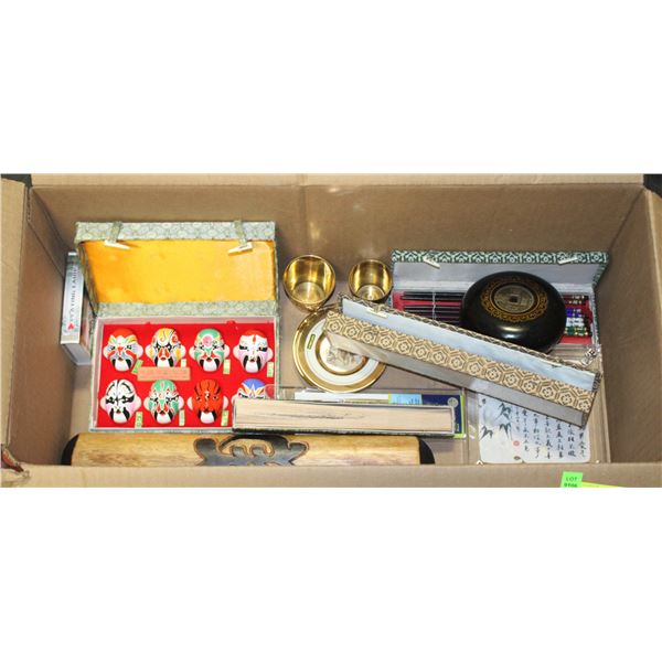 BOX OF ORIENTAL THEMED ESTATE DÉCOR