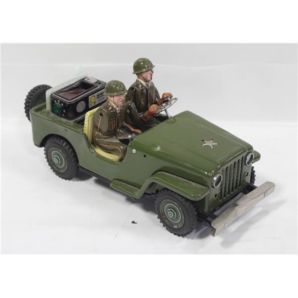 VINTAGE 1950S BATTERY OP TIN LITHO ARMY JEEP