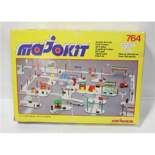 764 MAJOKIT MADE IN FRANCE IN ORIGINAL BOX