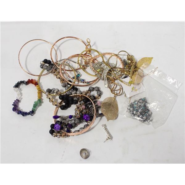 ESTATE COSTUME JEWELRY BUNDLE