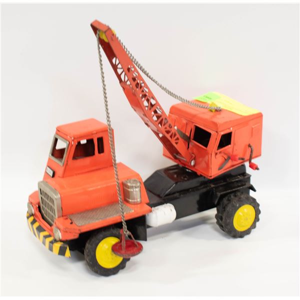 METAL CRANE WITH MAGNET ON END T.N.