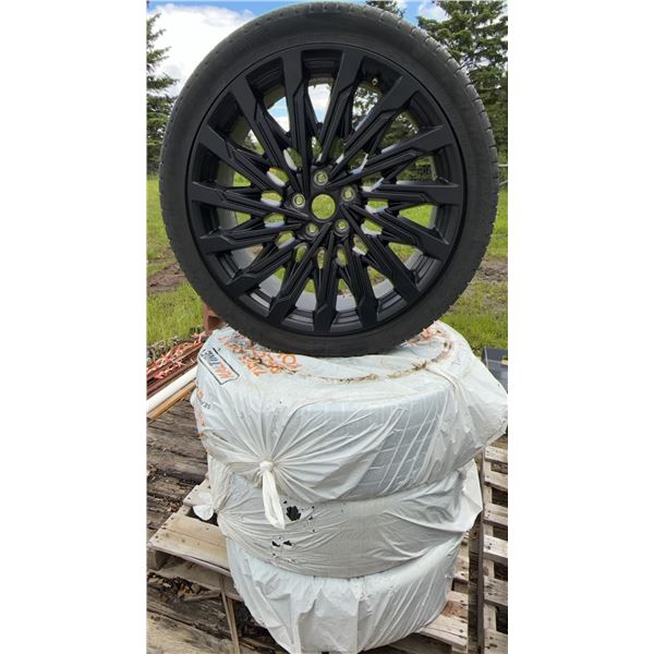 Hyundai Black Alloy Wheels with Mounted Tires