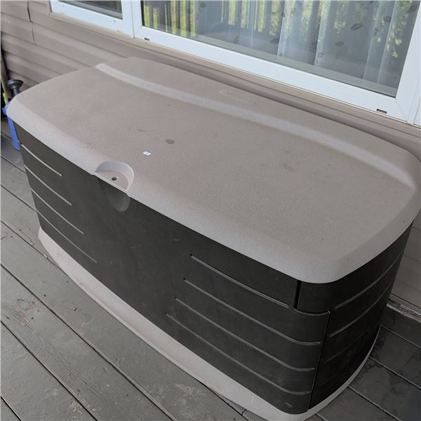 Rubbermaid Outdoor Storage Deck Box 56" x 24" x 24"