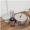 Image 4 : Kitchen Collection w/Pyrex Bowls, Farberware Blender, Cookware & Bakeware