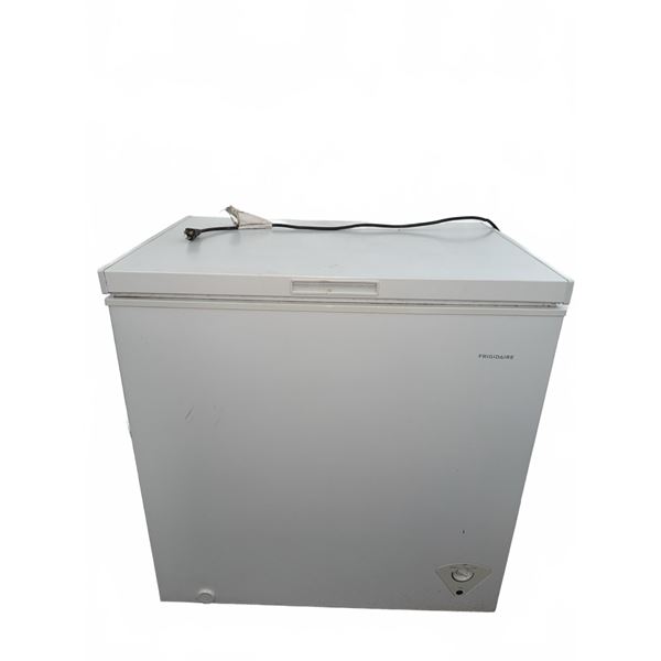 Frigidaire Chest Freezer with Adjustable Temperature Control