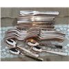 Image 3 : Kitchen Lot with Plates, Flatware, Glasses, and Linens