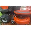 Image 2 : Husqvarna YTH1942 42-Inch Riding Lawn Tractor
