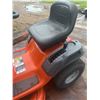 Image 6 : Husqvarna YTH1942 42-Inch Riding Lawn Tractor