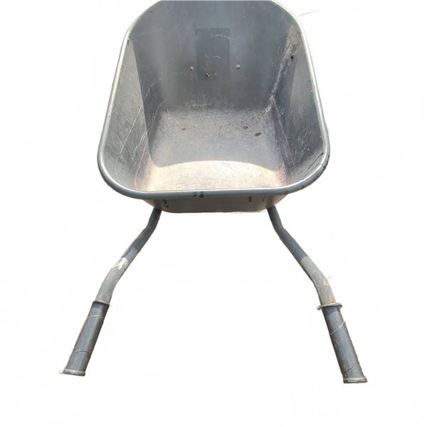 Home & Garden Wheelbarrow with Single Pneumatic Tire