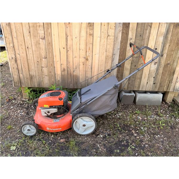 Husqvarna 6751P Lawn Mower with Briggs & Stratton Engine