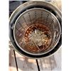 Image 4 : Large Stainless Steel Stock Pot With Insert and Outdoor Thermometer