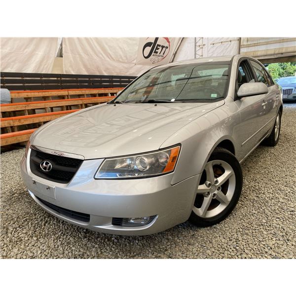 PARKSVILLE - 2008 HYUNDAI SONATA GREY 198583 KMS - 318478
