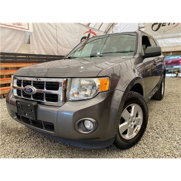 PARKSVILLE - 2011 FORD ESCAPE GRAY 273530 KMS - A70833-2