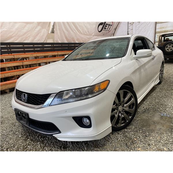PARKSVILLE - 2013 HONDA ACCORD WHITE 195217 KMS - 801109-2