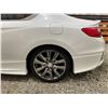 Image 29 : PARKSVILLE - 2013 HONDA ACCORD WHITE 195217 KMS - 801109-2