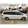 Image 13 : PARKSVILLE - 2019 TOYOTA SIENNA WHITE 261221 KMS - 970631-3