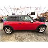 Image 11 : PARKSVILLE - 2002 MINI COOPER RED 143904 KMS - C33015-3