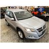 Image 10 : PARKSVILLE - 2010 VOLKSWAGEN TIGUAN GREY 141678 KMS - 519736-2
