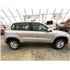 Image 11 : PARKSVILLE - 2010 VOLKSWAGEN TIGUAN GREY 141678 KMS - 519736-2