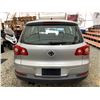 Image 18 : PARKSVILLE - 2010 VOLKSWAGEN TIGUAN GREY 141678 KMS - 519736-2