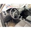 Image 49 : PARKSVILLE - 2010 VOLKSWAGEN TIGUAN GREY 141678 KMS - 519736-2