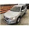 Image 4 : PARKSVILLE - 2010 VOLKSWAGEN TIGUAN GREY 141678 KMS - 519736-2