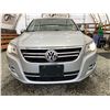 Image 5 : PARKSVILLE - 2010 VOLKSWAGEN TIGUAN GREY 141678 KMS - 519736-2